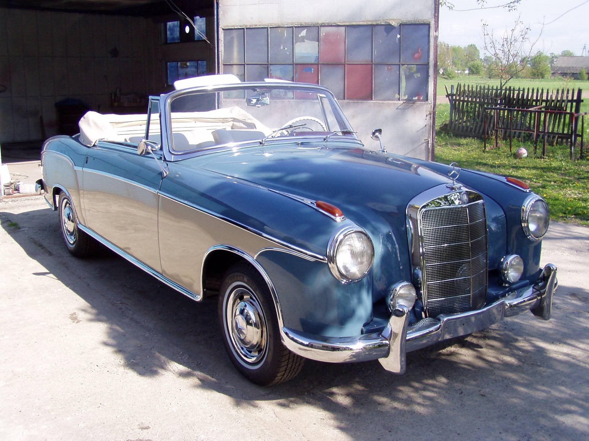 Mercedes 220S restauracja